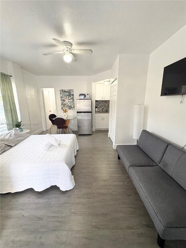 Building Photo - 1843 Dewey St