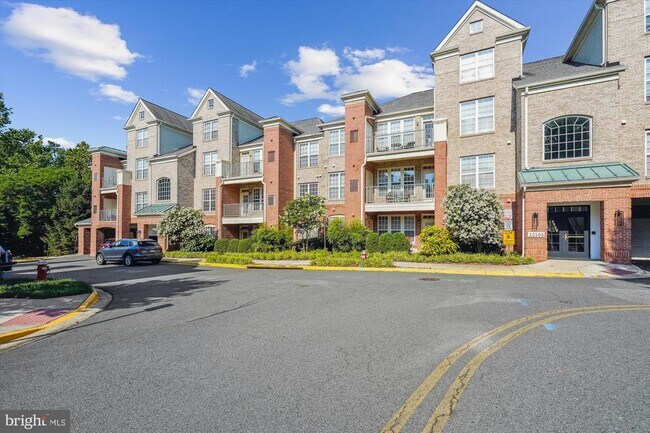 Building Photo - 12161 Abington Hall Pl