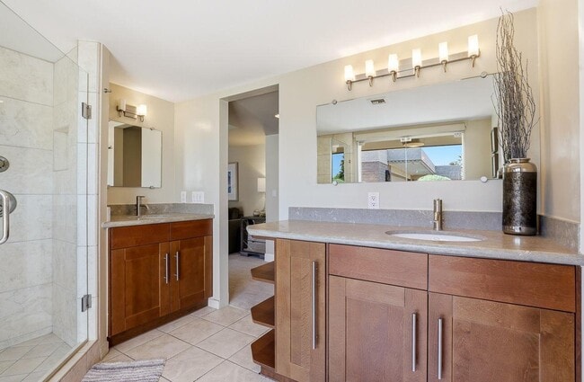 Building Photo - 8101 E Del Timbre Dr