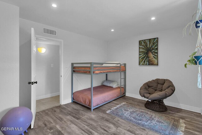 Building Photo - 779 Clay Ct