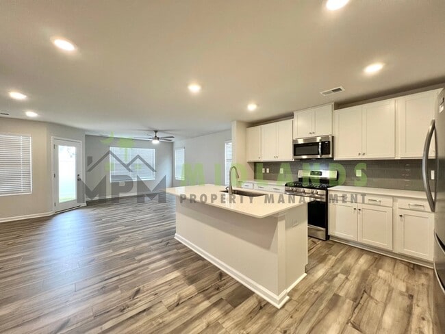 Building Photo - 1221C Champions Rest