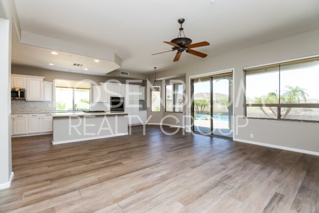 Building Photo - Stunning 4-beds plus bonus room with Breat...