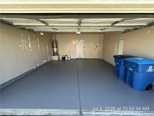 Building Photo - 122 McLaren St