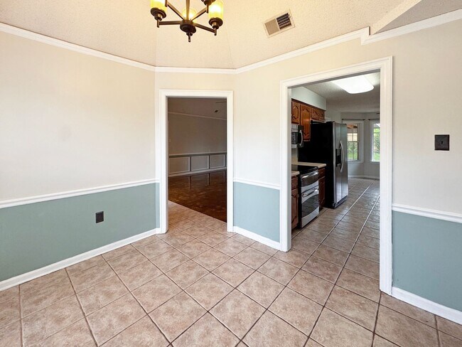 Building Photo - Spacious 3 bedroom 2 bath in Cordova