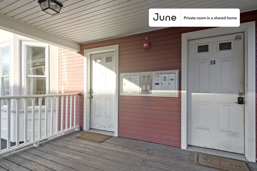 Building Photo - Room in Shared 4 bed/2 bath home in Roxbury