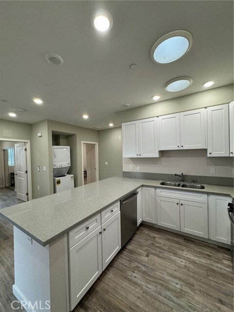 Building Photo - 621 Normandie Ave