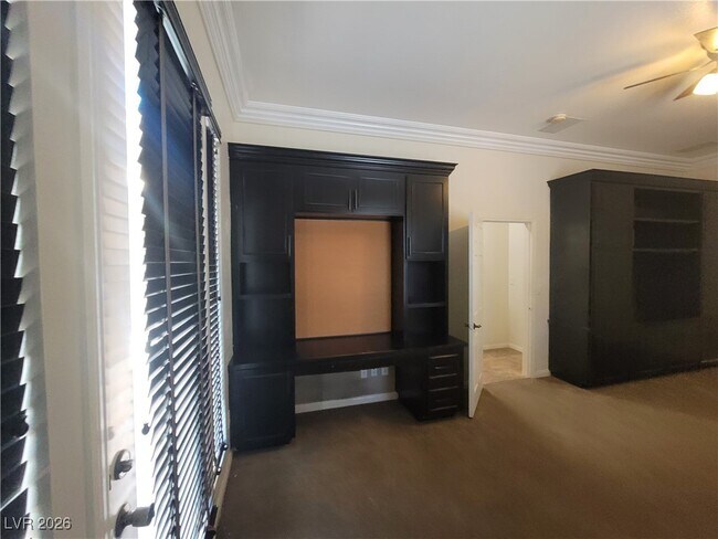 Building Photo - 9338 Wilderness Glen Ave