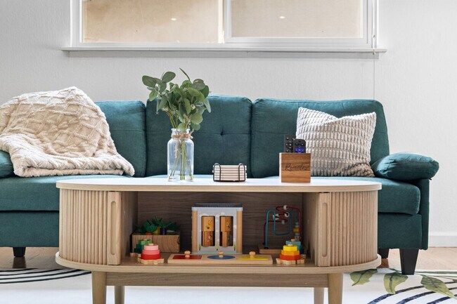 Building Photo - 2380 Aram Ave