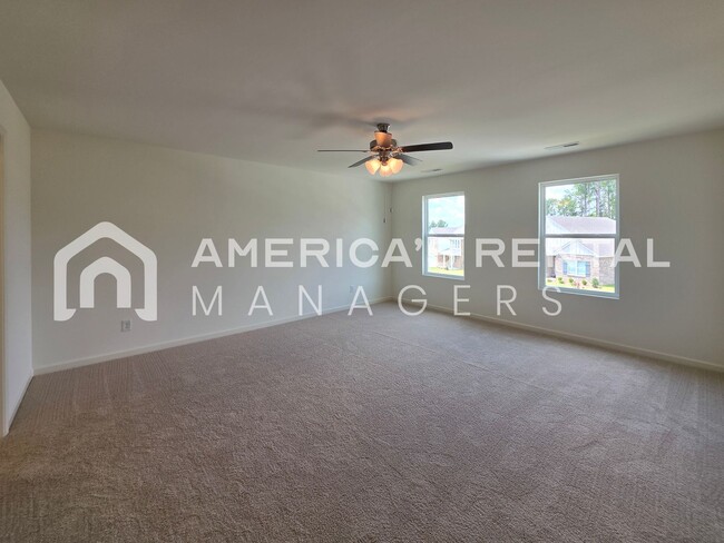 Building Photo - DEPOSIT PENDING! Spacious Home for Rent in Calera, AL!