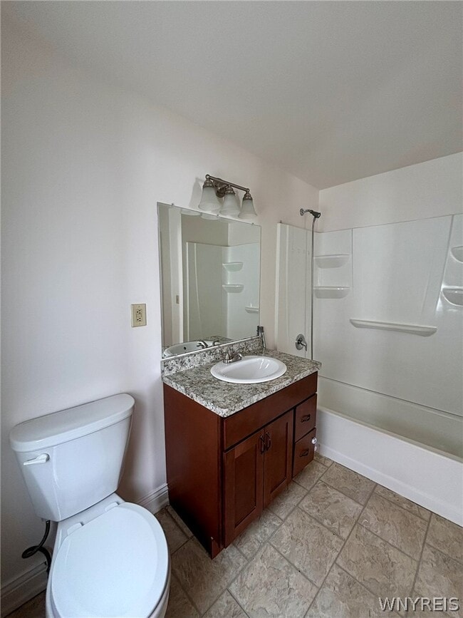 Building Photo - 91 Laverack Ave