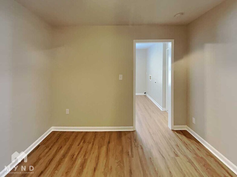 Building Photo - 103 Adlett Ln