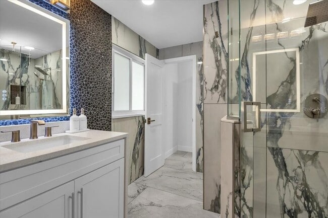 Building Photo - 5624 Cape Leyte Dr