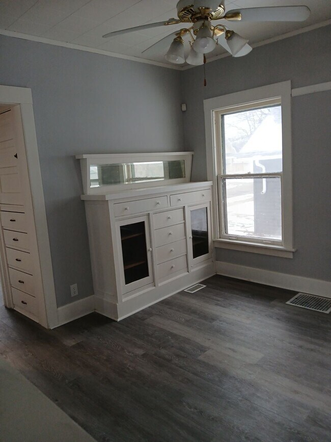 Building Photo - 2204 Fremont St