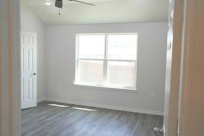 Building Photo - 201 Appalachian Trl