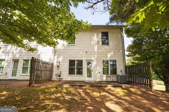 Building Photo - 5905 Oakbrook Lake Ct