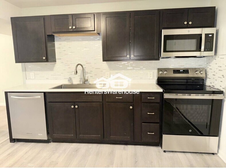 Primary Photo - 13301 Katrinka Dr