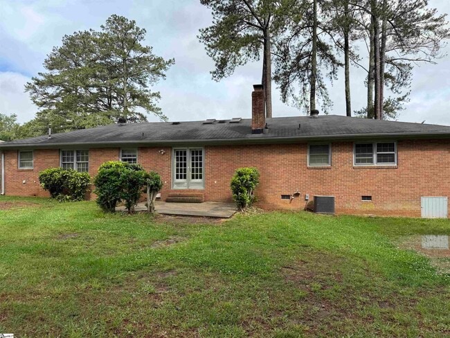 Building Photo - 10 Ellesmere Dr