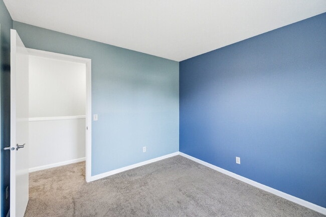 Building Photo - 3-Bedroom Townhouse with Yard & Privacy in Harrisonburg