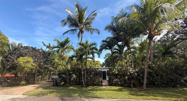 Building Photo - 6411 SW 63rd Ct