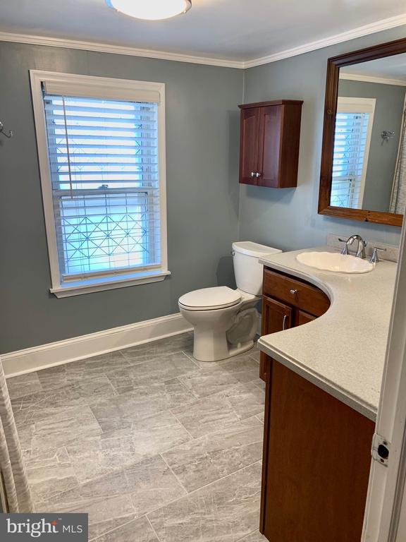 Building Photo - 812 N Judson St