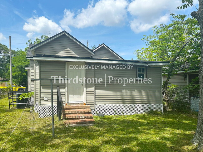 Building Photo - 1474 Windle St