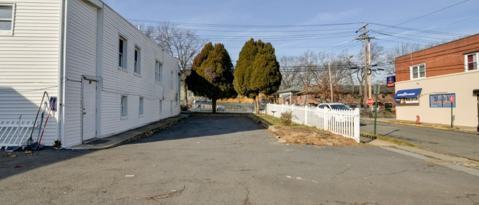 Building Photo - 882 Amboy Ave
