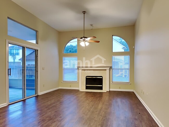 Building Photo - 308 Brier Rose Ln