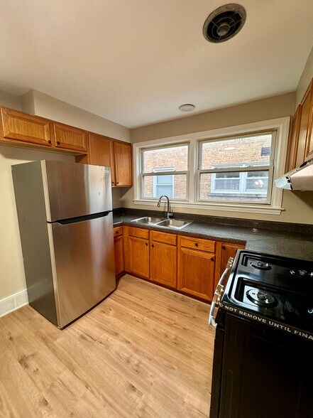 Building Photo - 9126 keating ave