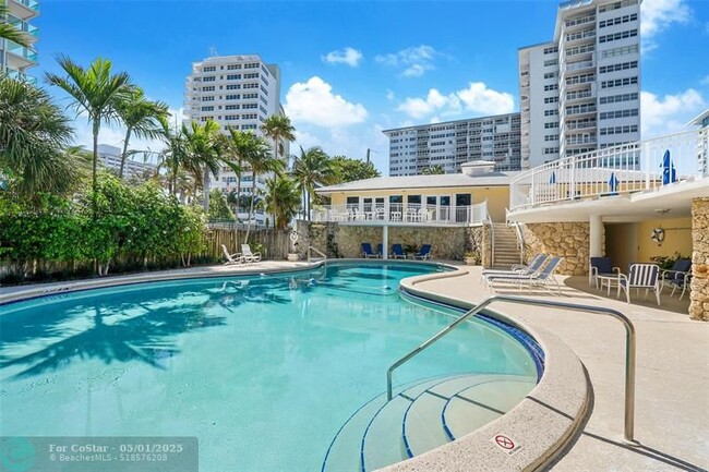 Building Photo - 2000 S Ocean Ln
