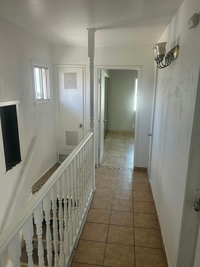 Building Photo - 458 Grand Ave