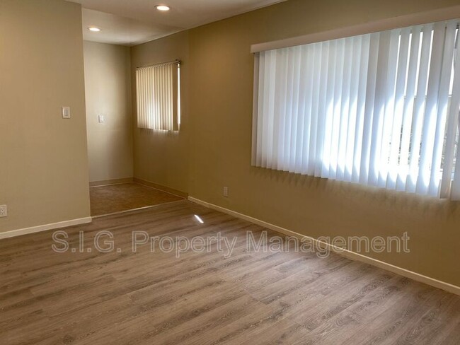 Building Photo - 220 W Spazier Ave