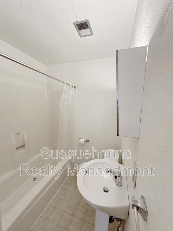 Building Photo - 2 Arwin Dr