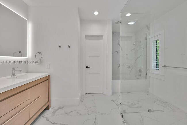 Building Photo - 6140 SW 90th St