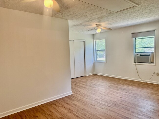 Building Photo - Corner Lot - Ranch home in Powder Springs!