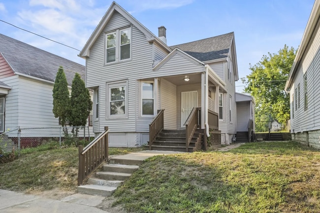 Building Photo - 1540 W Groeling Ave