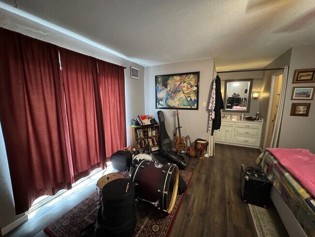 Building Photo - Corner Lot Home with Beautiful Trees