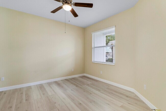 Building Photo - 8292 NW Greenbank Cir