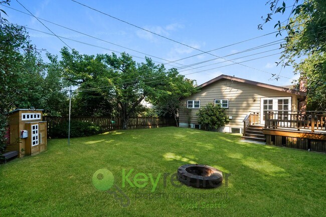 Building Photo - Your West Seattle Retreat – Hot Tub, Firep...
