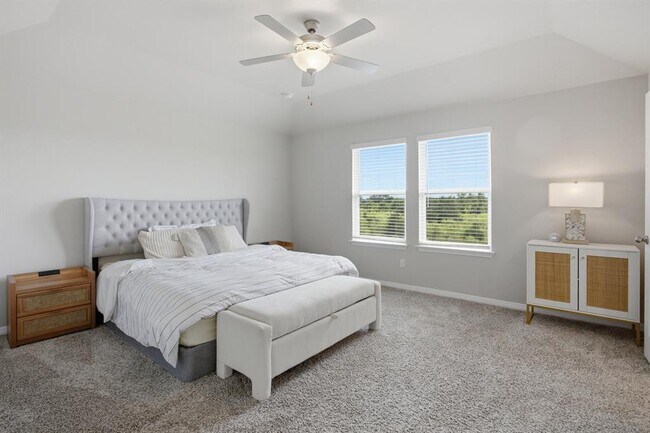 Building Photo - 514 Sun Grv Trl