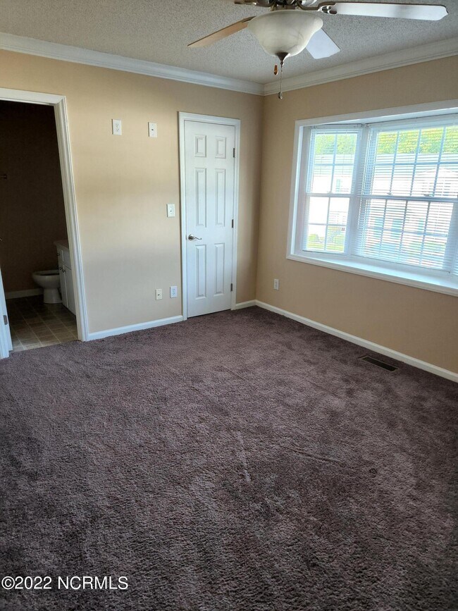 Building Photo - 902 Spring Forest Rd