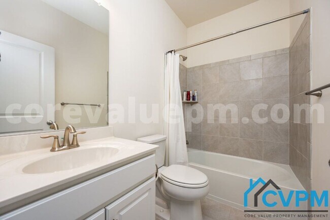 Building Photo - 2542 Buckthorn Dr