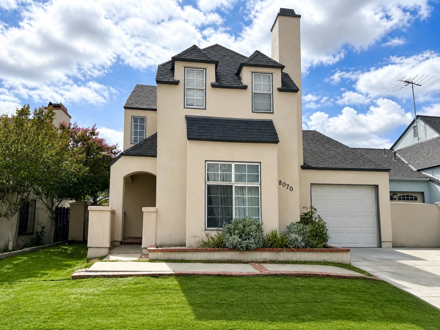 Building Photo - 8070 Haven View Dr