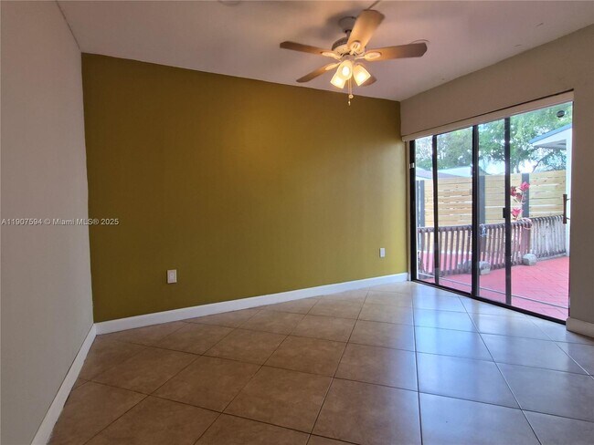 Building Photo - 10904 SW 72nd St