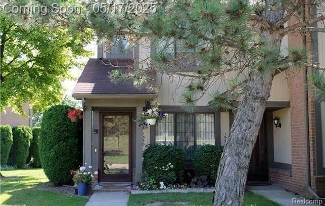 Primary Photo - 1550 Meadowside Dr