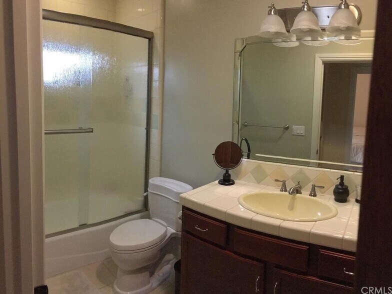 Bathroom - 288 Windward Ave