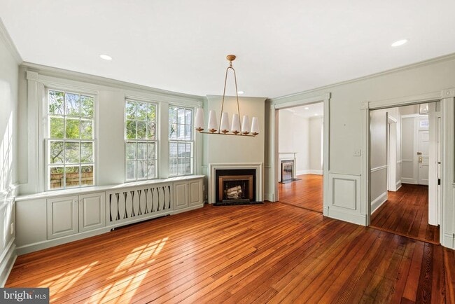 Building Photo - 509 Duke St