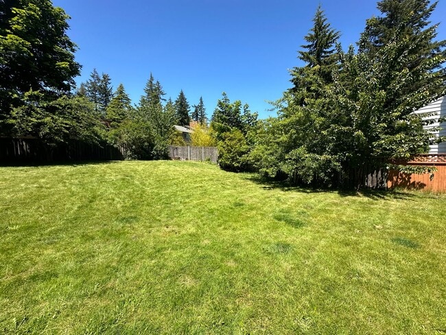 Building Photo - Bellevue Home