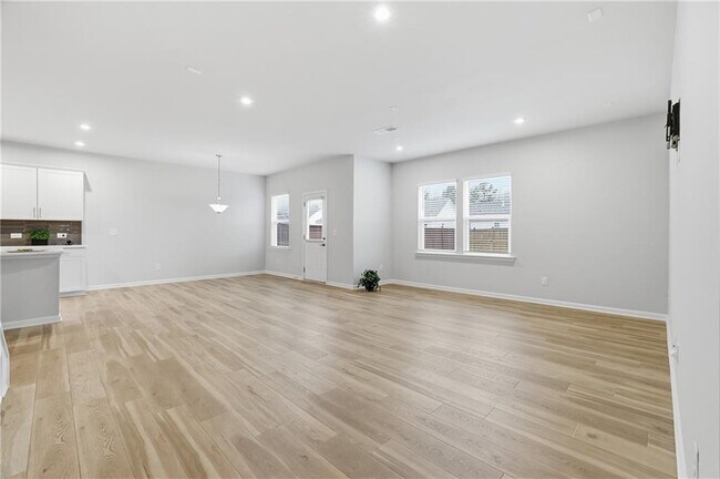 Building Photo - 1543 Maston Rd