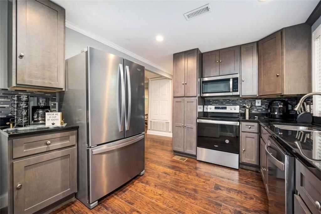 Building Photo - 3479 Thompson Dr NW