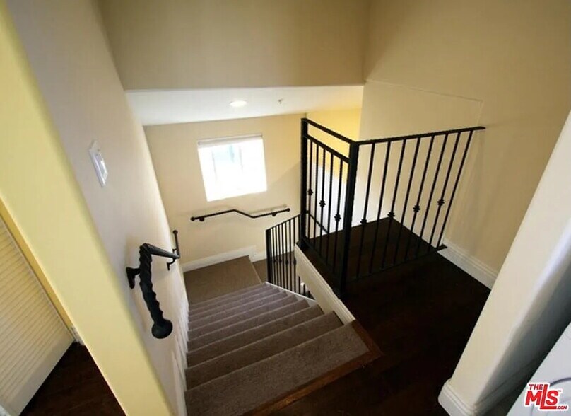 Building Photo - 1834 Euclid St